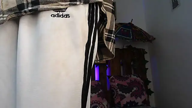 SARA VAL3NTINA  online show from March 15, 6:25 am