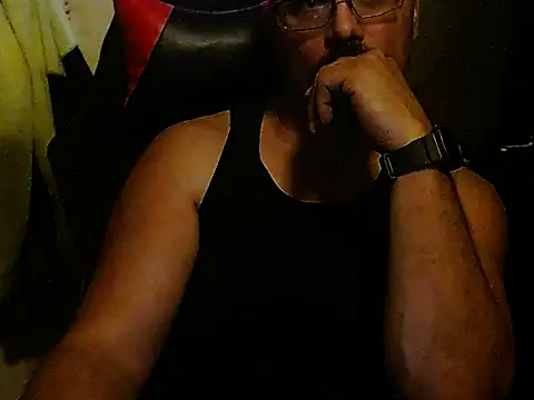 KrazyLegz online show from January 4, 11:06 pm