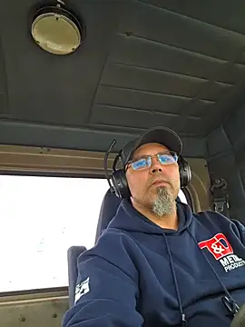 KrazyLegz online show from March 27, 5:34 pm