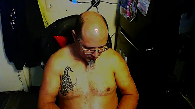 KrazyLegz online show from April 19, 3:00 pm