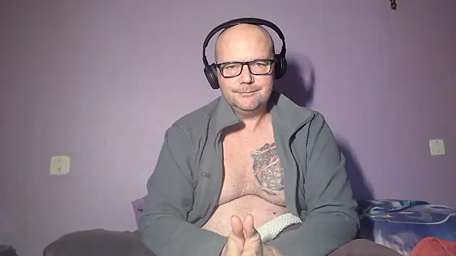 Snapshot of hairy_orbite chatting on October 31, 7:20 am hairy orbite online show from October 31, 7:20 am
