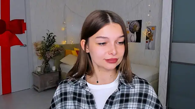 ContinentOfTranquility online show from February 4, 8:46 am