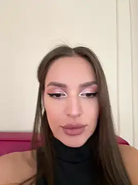 BellaHalles online show from February 28, 2:42 pm