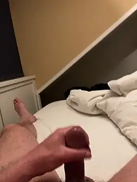 LivingLegend1978 online show from April 3, 10:08 pm