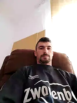 Snapshot of LOREDAN1 chatting on December 28, 11:41 am LOREDAN1 online show from December 28, 11:41 am