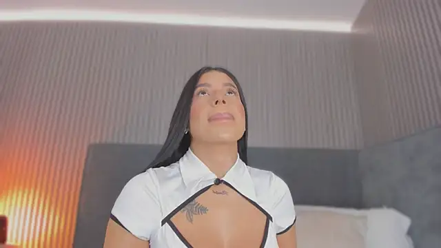 Snapshot of emelie_89 chatting on February 4, 12:33 pm emelie 89 online show from February 4, 12:33 pm