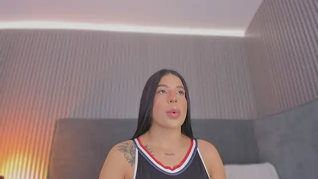 Snapshot of emelie_89 chatting on February 17, 12:23 pm emelie 89 online show from February 17, 12:23 pm