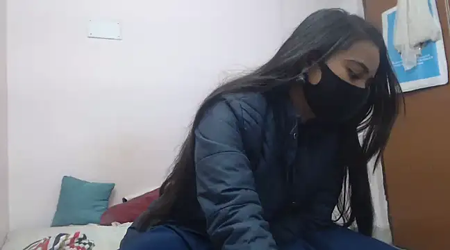 wildbabes online show from December 14, 12:01 am