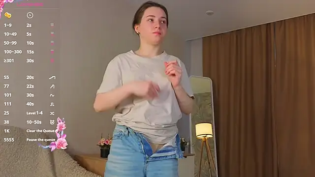 DonnaBurkee online show from October 27, 4:49 am