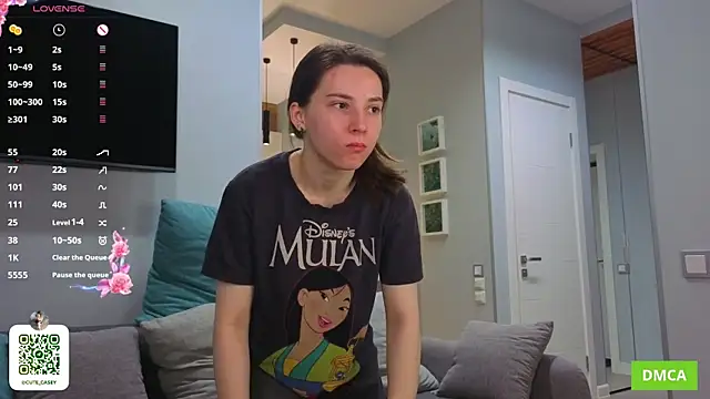 DonnaBurkee online show from November 6, 4:13 am