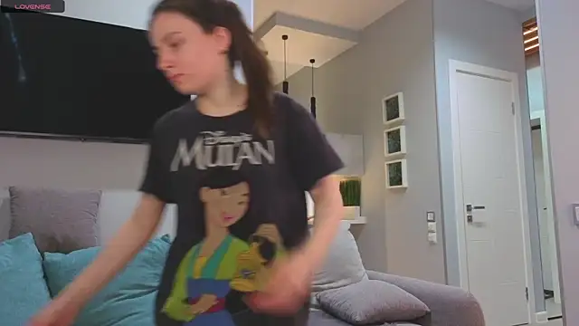 DonnaBurkee online show from November 17, 4:07 am