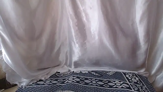 Burberrry  online show from April 9, 6:41 am