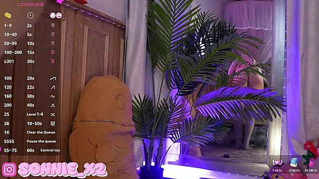 Sonnie  online show from February 25, 2:44 pm