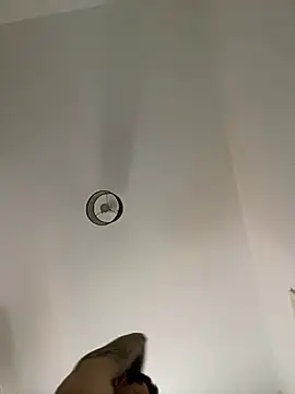 Snapshot of Yourhotboy_42 chatting on February 5, 2:26 pm Yourhotboy 42 online show from February 5, 2:26 pm