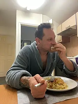 Snapshot of Yourhotboy_42 chatting on February 5, 11:39 pm Yourhotboy 42 online show from February 5, 11:39 pm