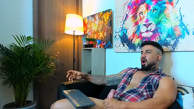 Snapshot of naugthy_dominant chatting on November 28, 11:40 pm naugthy dominant online show from November 28, 11:40 pm