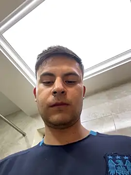 Snapshot of Nicolds14 chatting on November 1, 1:51 am Nicolds14 online show from November 1, 1:51 am