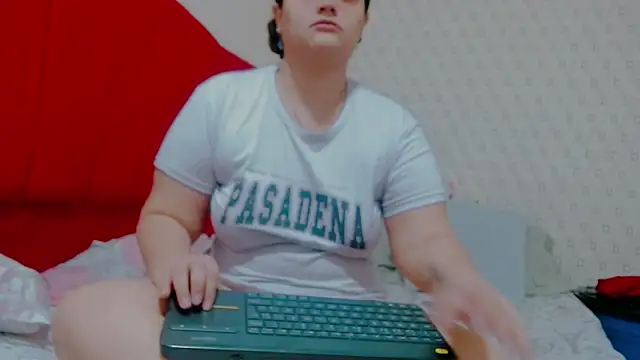 Snapshot of brunnette_hot chatting on February 4, 11:05 am brunnette hot online show from February 4, 11:05 am