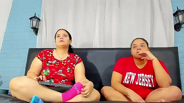 Snapshot of brunnette_hot chatting on February 24, 11:21 am brunnette hot online show from February 24, 11:21 am