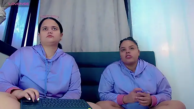 Snapshot of brunnette_hot chatting on December 3, 10:57 am brunnette hot online show from December 3, 10:57 am