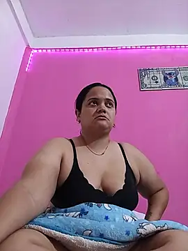 Snapshot of brunnette_hot chatting on June 3, 10:51 am brunnette hot online show from June 3, 10:51 am