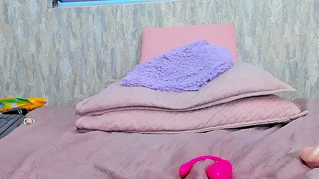 Snapshot of c_nasha_ chatting on December 4, 10:19 pm c nasha online show from December 4, 10:19 pm