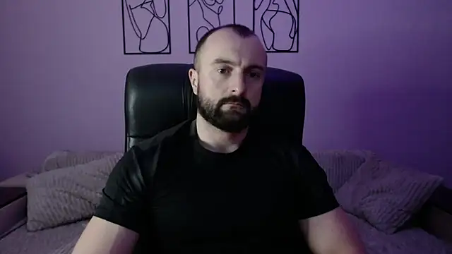 brindlefly6969 online show from April 2, 10:24 am