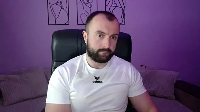 brindlefly6969 online show from April 9, 11:04 am