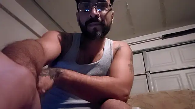 Snapshot of Forbidden_daddy chatting on May 29, 9:18 am Forbidden daddy online show from May 29, 9:18 am