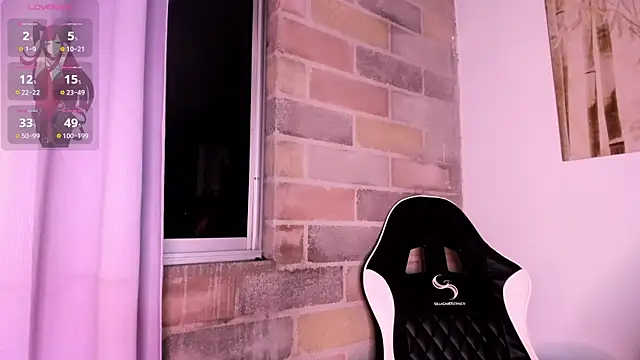 Snapshot of Im_Scarlet chatting on October 22, 11:04 pm Im Scarlet online show from October 22, 11:04 pm