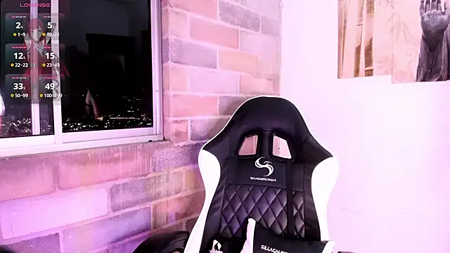 Snapshot of Im_Scarlet chatting on October 26, 11:42 pm Im Scarlet online show from October 26, 11:42 pm