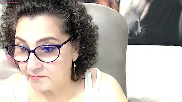 Snapshot of cataleya_mom chatting on February 25, 2:14 am cataleya mom online show from February 25, 2:14 am