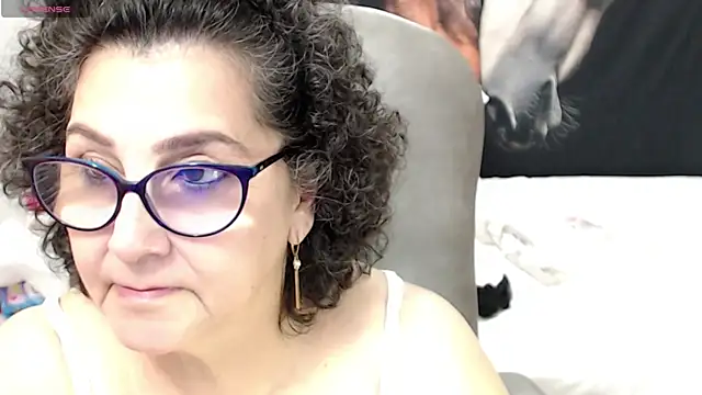 Snapshot of cataleya_mom chatting on February 25, 9:20 am cataleya mom online show from February 25, 9:20 am