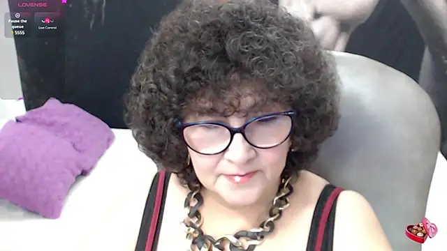 Snapshot of cataleya_mom chatting on March 1, 12:17 am cataleya mom online show from March 1, 12:17 am