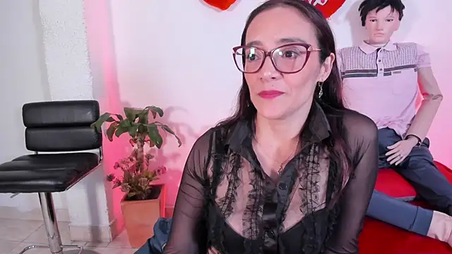 Jessica Herrera  online show from November 7, 9:48 pm