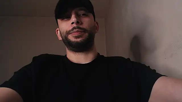 Snapshot of henryaxe chatting on May 24, 11:32 pm henryaxe online show from May 24, 11:32 pm
