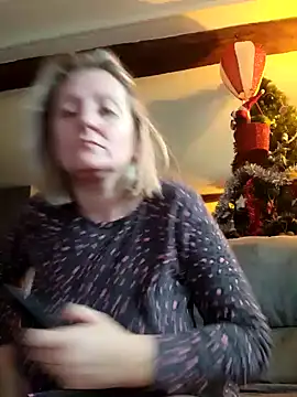 Snapshot of lady_charlyne chatting on December 3, 9:11 am lady charlyne online show from December 3, 9:11 am