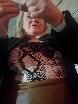 Snapshot of lady_charlyne chatting on March 21, 8:40 pm lady charlyne online show from March 21, 8:40 pm