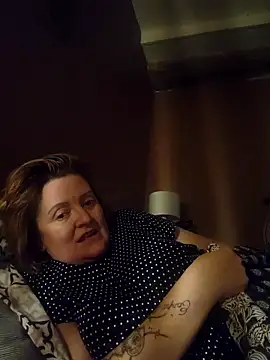 lady charlyne online show from April 14, 7:09 pm