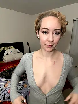 Snapshot of ketarisenup chatting on November 17, 12:49 am ketarisenup online show from November 17, 12:49 am