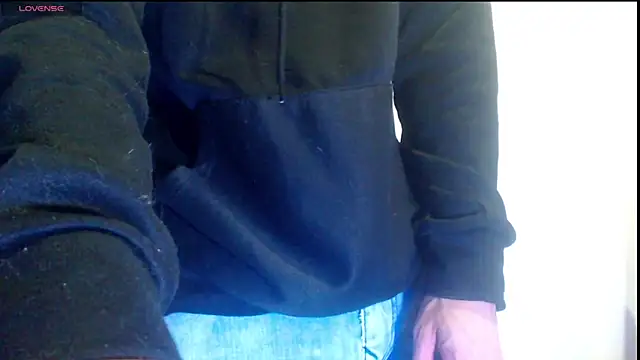 Snapshot of GrayHornyX chatting on December 18, 10:38 pm GrayHornyX online show from December 18, 10:38 pm