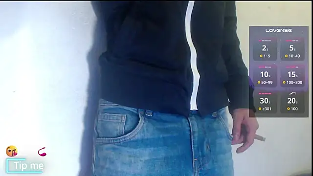 Snapshot of GrayHornyX chatting on December 22, 6:43 am GrayHornyX online show from December 22, 6:43 am