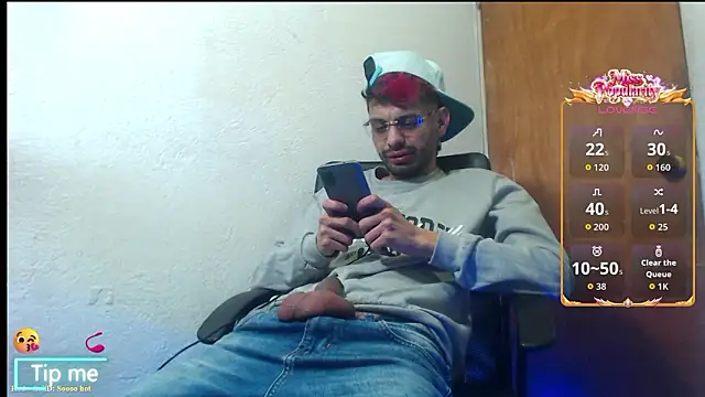 Snapshot of GrayHornyX chatting on January 14, 7:25 am GrayHornyX online show from January 14, 7:25 am