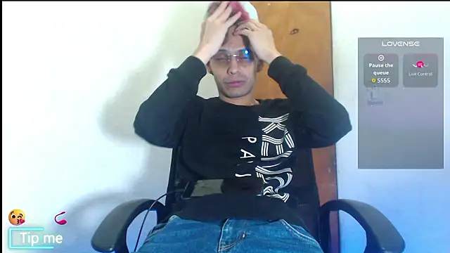 Snapshot of GrayHornyX chatting on February 2, 6:56 am GrayHornyX online show from February 2, 6:56 am