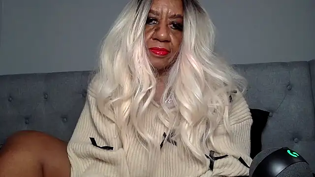 Snapshot of BreanaDivine chatting on December 21, 4:14 pm BreanaDivine online show from December 21, 4:14 pm