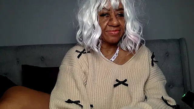 Snapshot of BreanaDivine chatting on January 5, 5:30 pm BreanaDivine online show from January 5, 5:30 pm