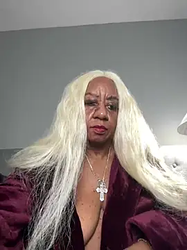 Snapshot of BreanaDivine chatting on February 23, 4:57 pm BreanaDivine online show from February 23, 4:57 pm