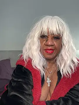 Snapshot of BreanaDivine chatting on March 9, 6:11 pm BreanaDivine online show from March 9, 6:11 pm