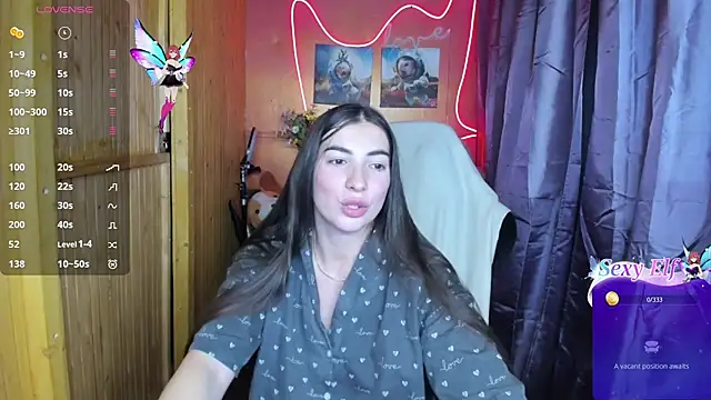 Fiery Brunette  online show from December 27, 12:45 pm