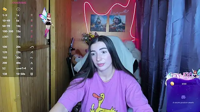 Fiery Brunette  online show from January 9, 5:54 pm